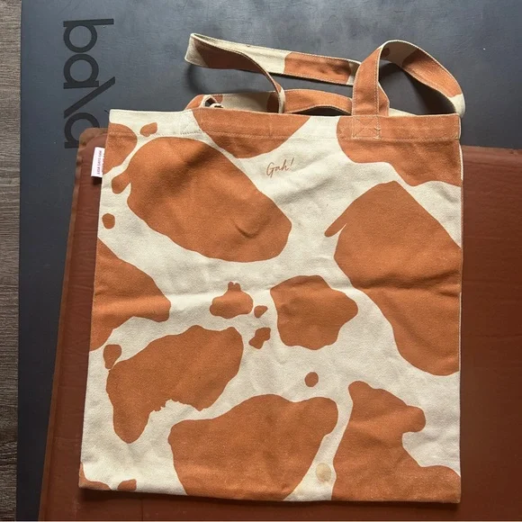 Lisa Says Gah Robyn Brown Cow Print Tote - Picture 2 of 8